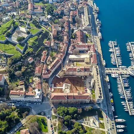 Cozy Michelle With Private Pool Near Pula Vila Sisan