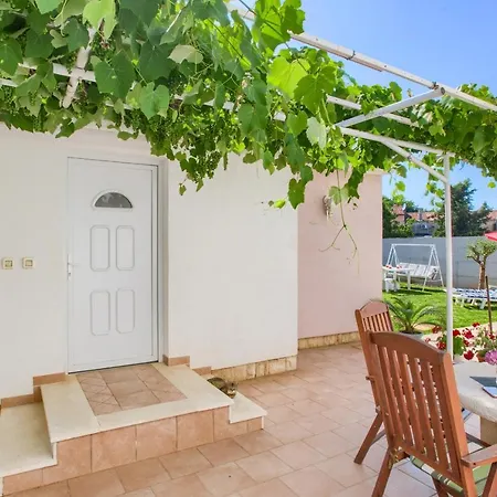 Villa Cozy Michelle With Private Pool Near Pula Šišan