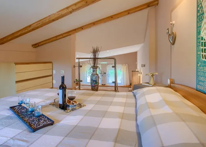 Cozy Michelle With Private Pool Near Pula Vila