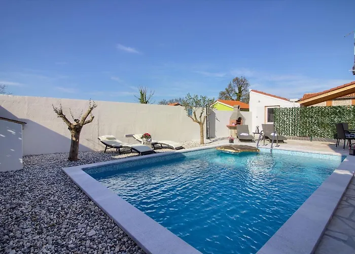 Cozy Michelle With Private Pool Near Pula 빌라 Šišan