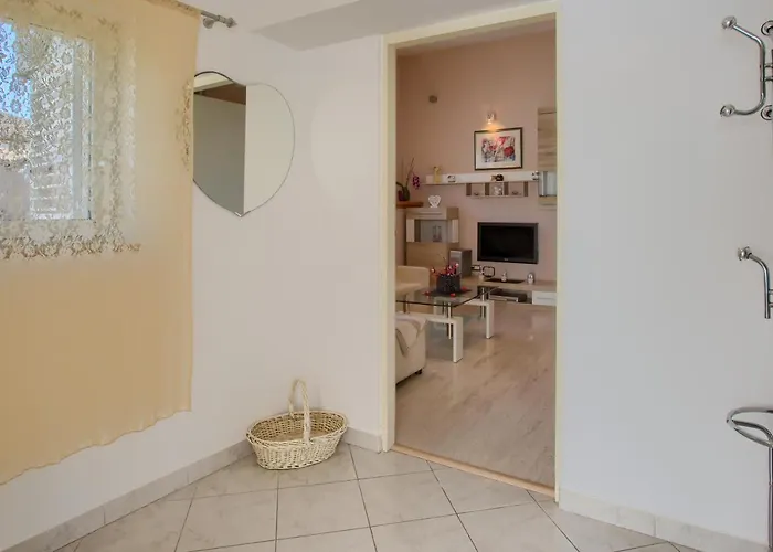 Cozy Michelle With Private Pool Near Pula 빌라