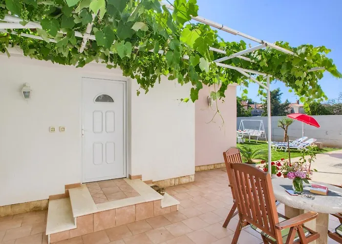 빌라 Cozy Michelle With Private Pool Near Pula Šišan